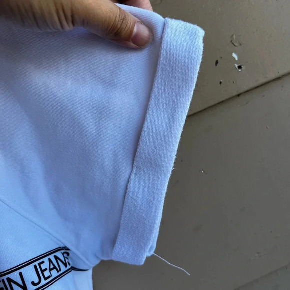 Calvin Klein Crop Top - Size L - Picture 4 of 6